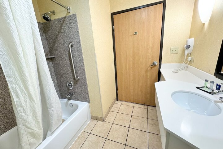 Room 16 of 29