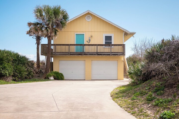 Cozy Cottage by Distinctive Beach Rentals