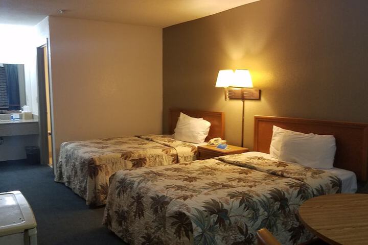Room 13 of 27