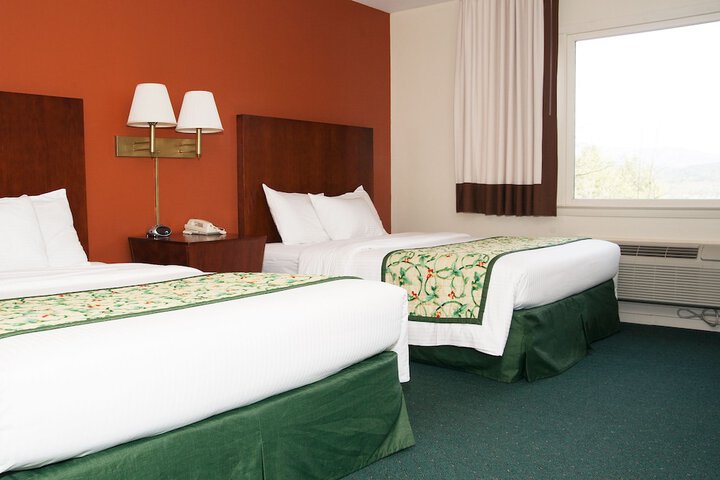 Red Carpet Inn & Suites