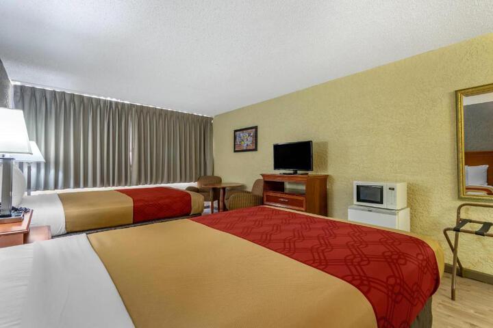 Econo Lodge Broken Arrow