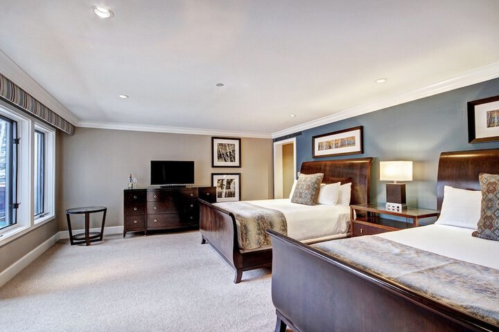 Room 208 of 302