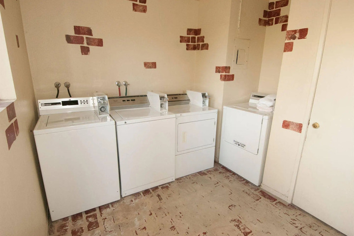 SUNNYVALE GARDEN SUITES HOTEL 29 PALMS A