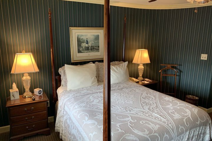 1842 Inn