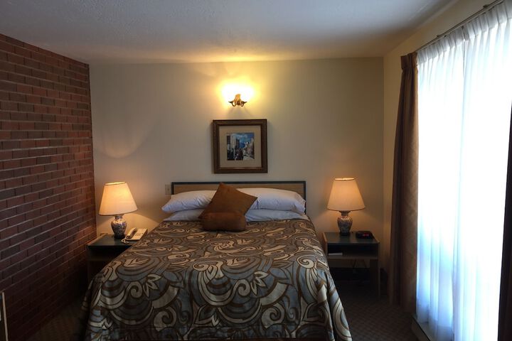 Room 17 of 31
