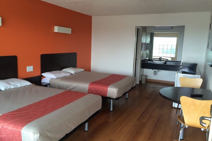 Motel 6 Waxahachie TX