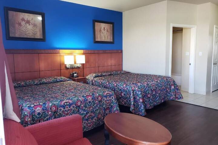 Crossroads Inn & Suites