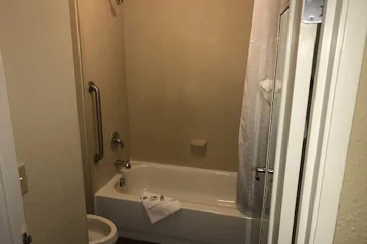 Room 20 of 36
