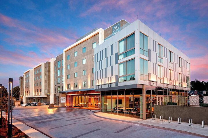 Hotel 5 of 59