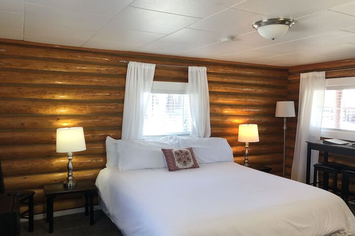 Sportsmans Lodge