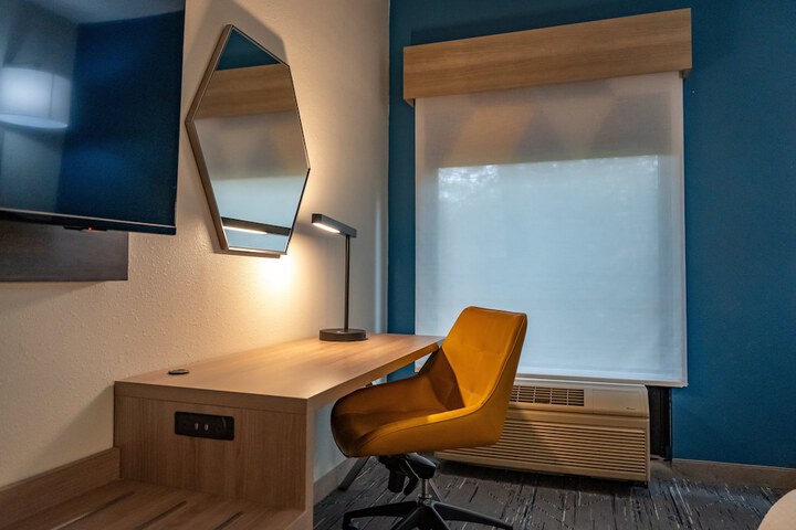 Room 39 of 61