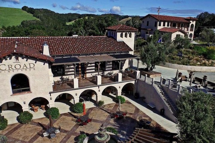 Hotel Exterior 45 of 56