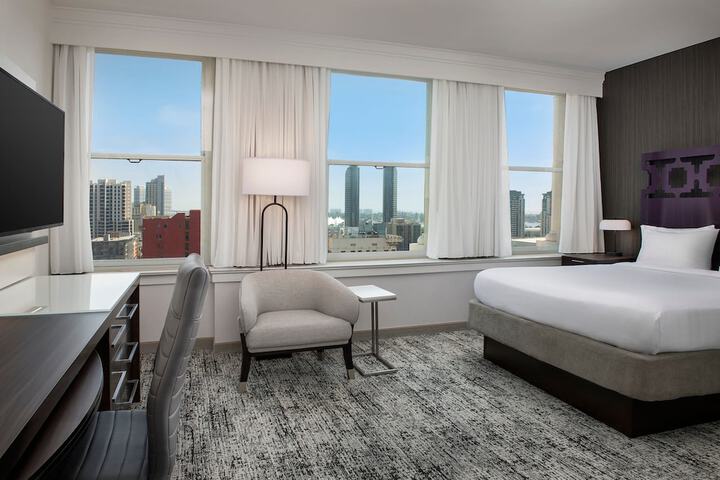 Room 44 of 93