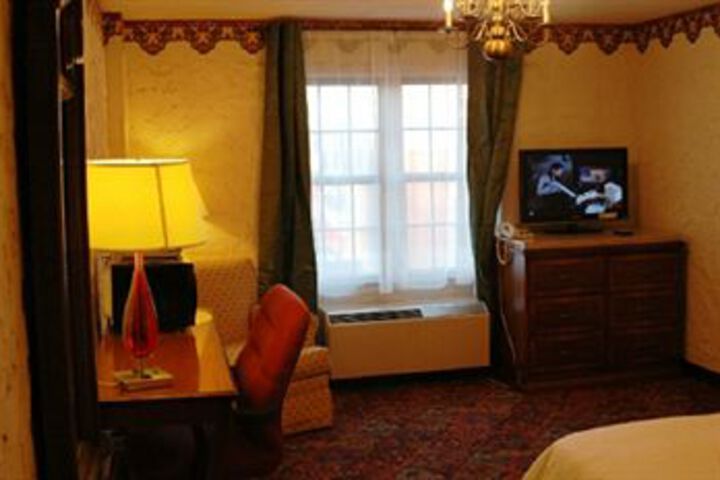 Urbana Landmark Hotel