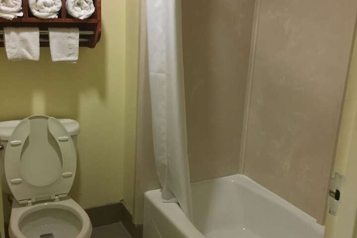 Super 8 by Wyndham Fairfield Tx
