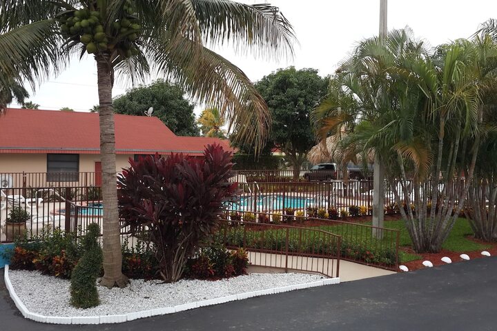 Hotel 8 of 77