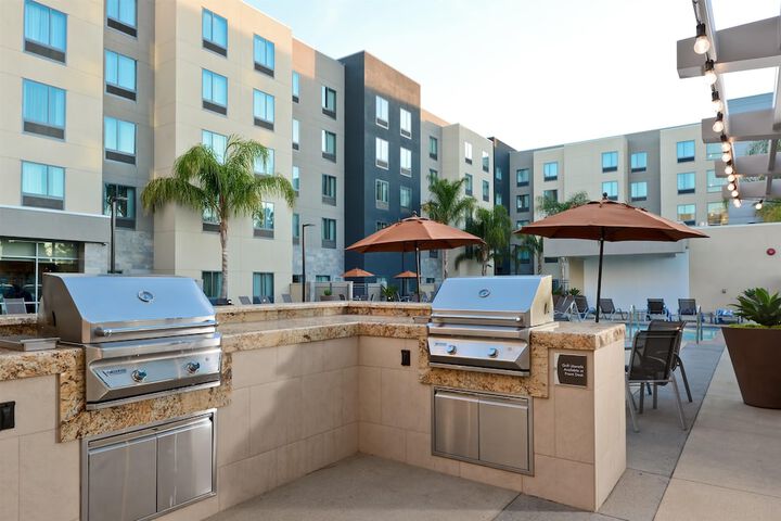 Homewood Suites by Hilton Anaheim Resort – Convention Center