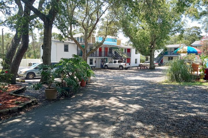 Captains Cove Motel