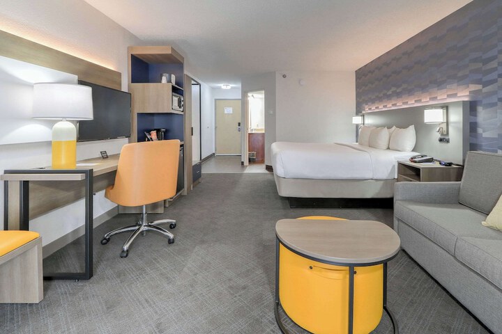 Room 13 of 52