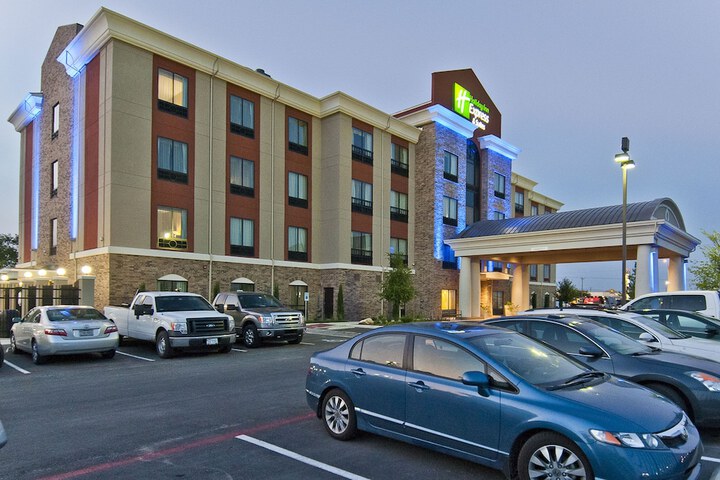Hotel 5 of 51