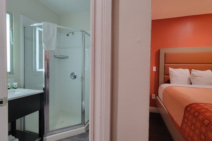 Room 9 of 30
