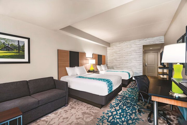 La Quinta Inn & Suites by Wyndham Cleveland near Lee Univ