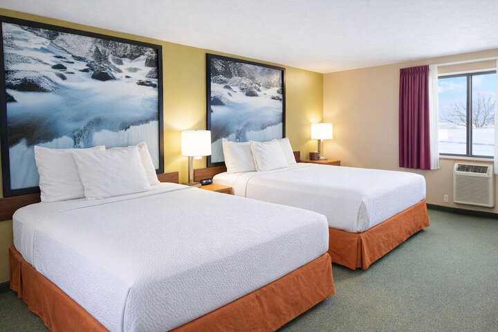 Super 8 by Wyndham Antigo