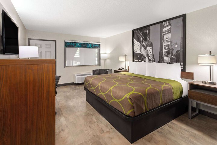 Room 50 of 60