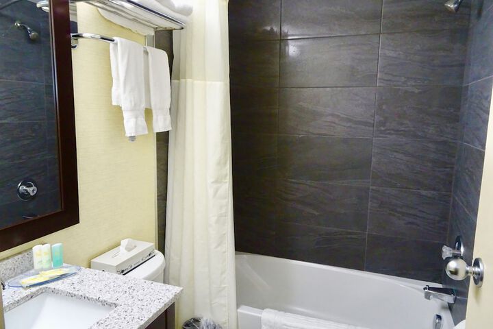 Quality Hotel Dorval