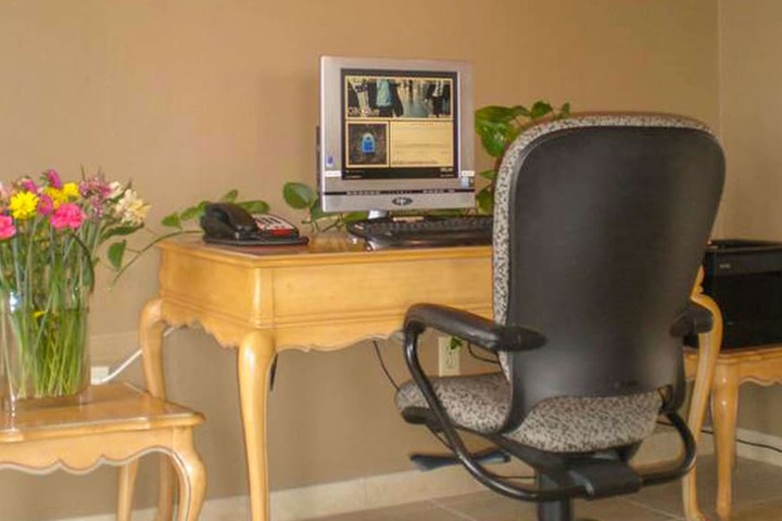Business Center 29 of 31