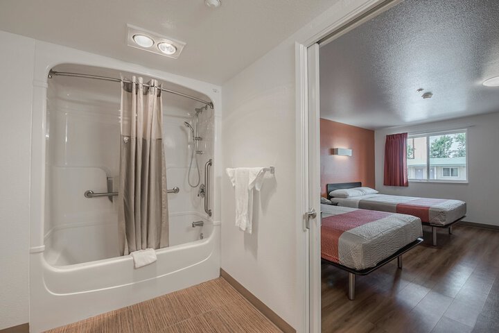 Room 18 of 31
