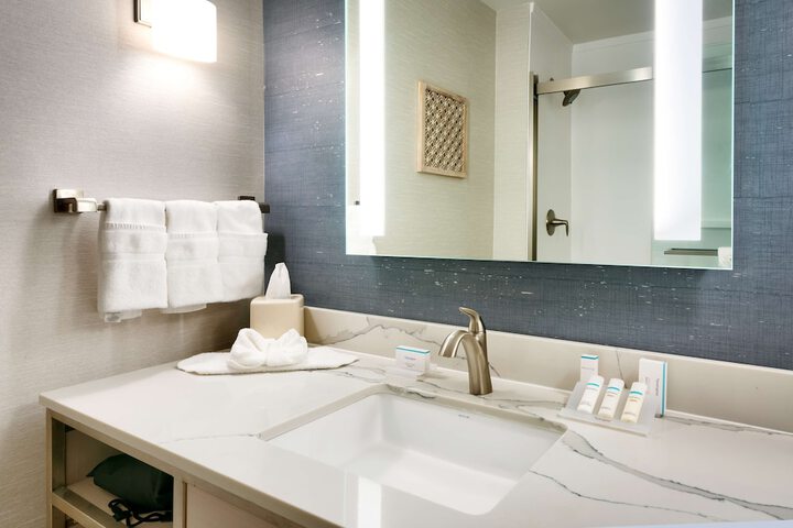 Room 42 of 75