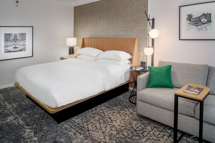 Room 21 of 64