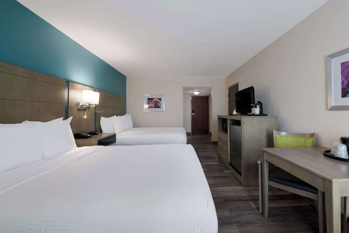 Room 10 of 26