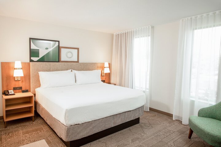Room 33 of 61