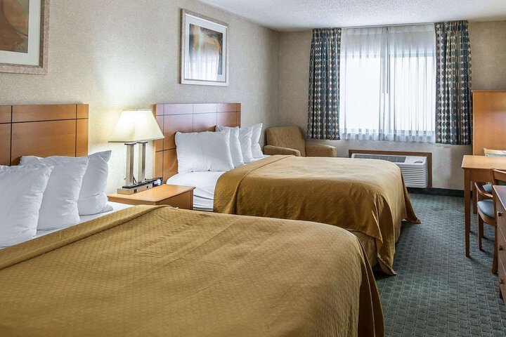 Quality Inn at Collins Road - Cedar Rapids
