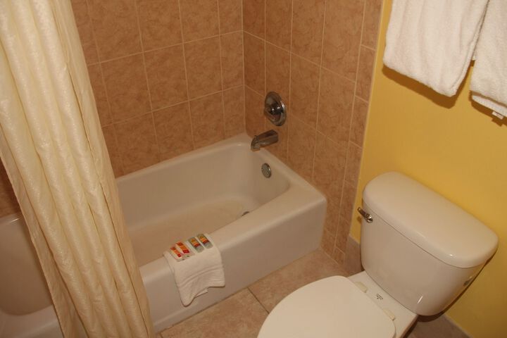 Room 5 of 6