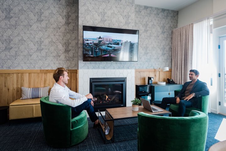 SaltLine Hotel