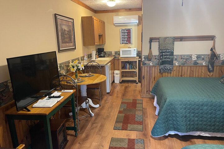 Mountain Aire Cottages Inn & Glamping