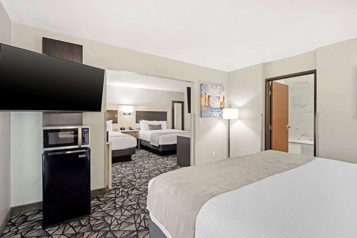 Room 13 of 27