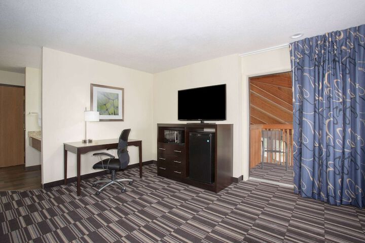 Room 22 of 26