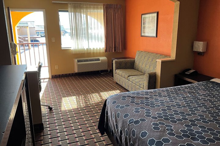 Executive Inn & Suites