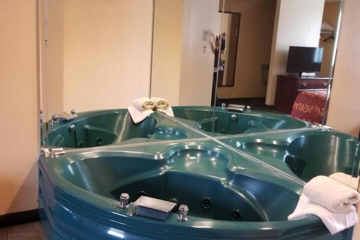 Perry-O Inn & Suites