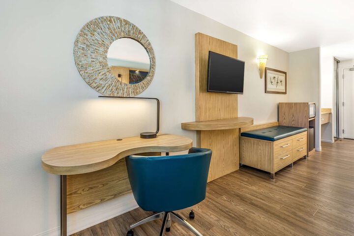 Room 34 of 41