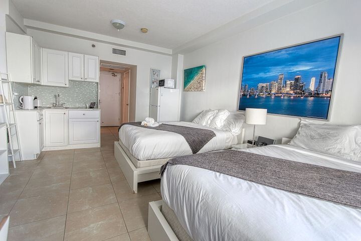 Room 90 of 242
