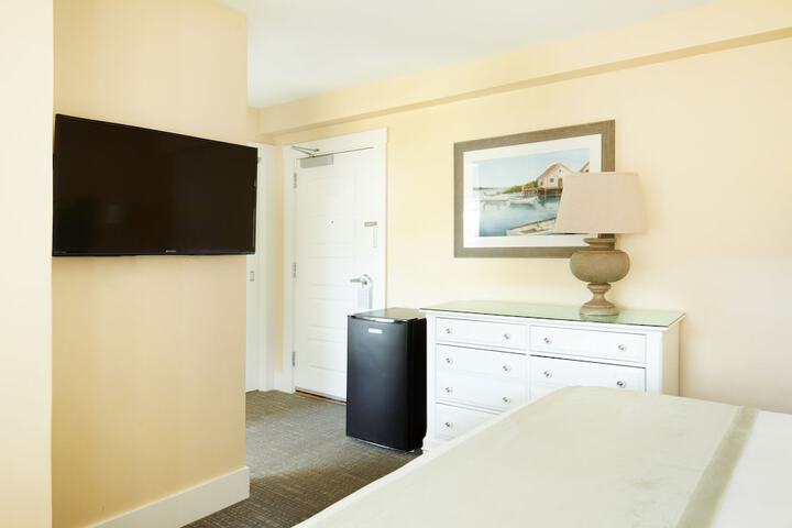 Room 38 of 106
