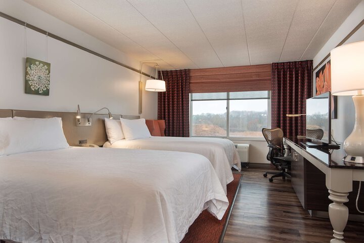 Room 10 of 37