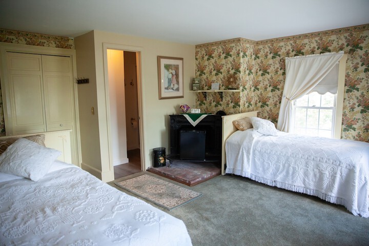 Room 18 of 37