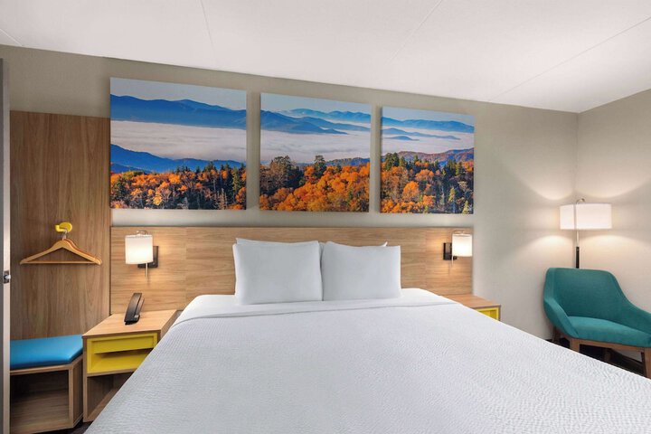 Room 15 of 28
