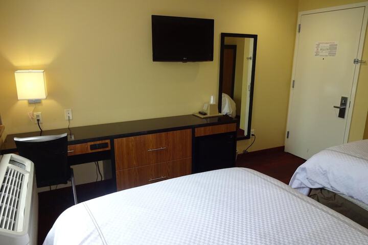 Room 32 of 45